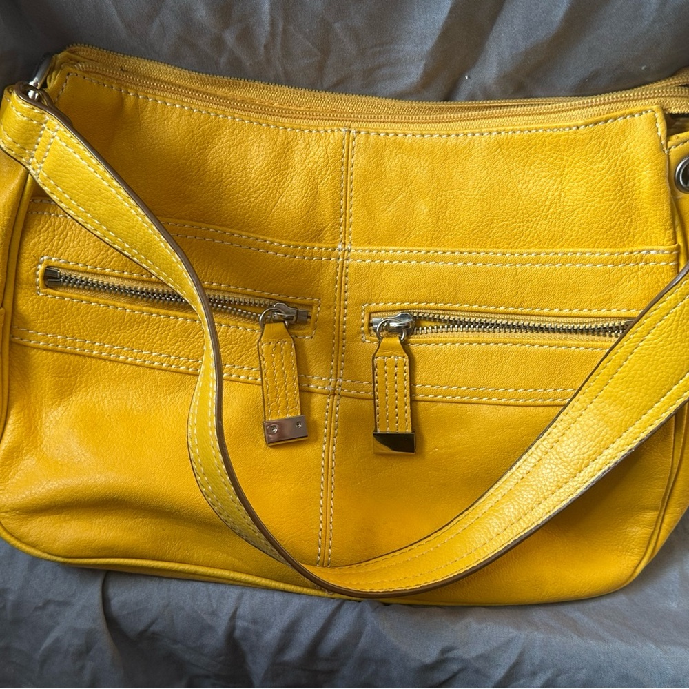 Yellow St. John’s Bay purse like new